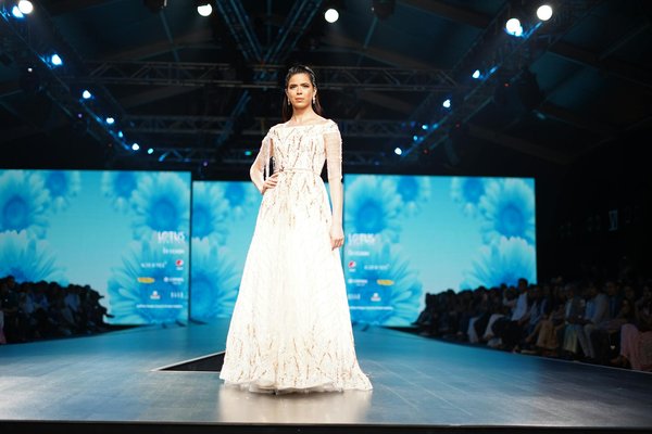 Top Tips for Rocking a Bodysuit: Elevate Your UK Style Game!